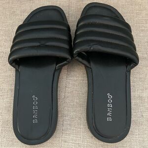 Bamboo Women's Black Slide Sandals